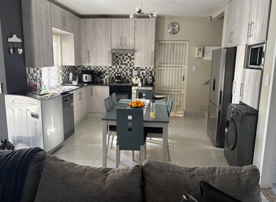2 Bedroom Property for Sale in Waterval East North West